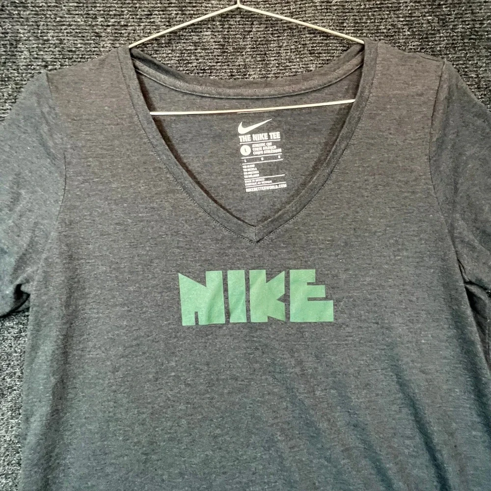Nike V-Neck T-Shirt Womens L Gray Tri-Blend Athletic Graphic Short Sleeve Tee